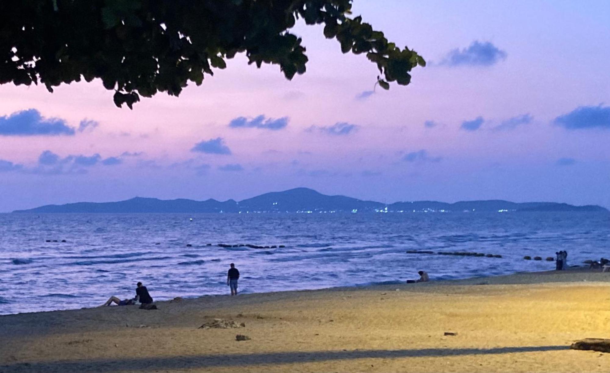 Max'S Beach House Pattaya Dış mekan fotoğraf