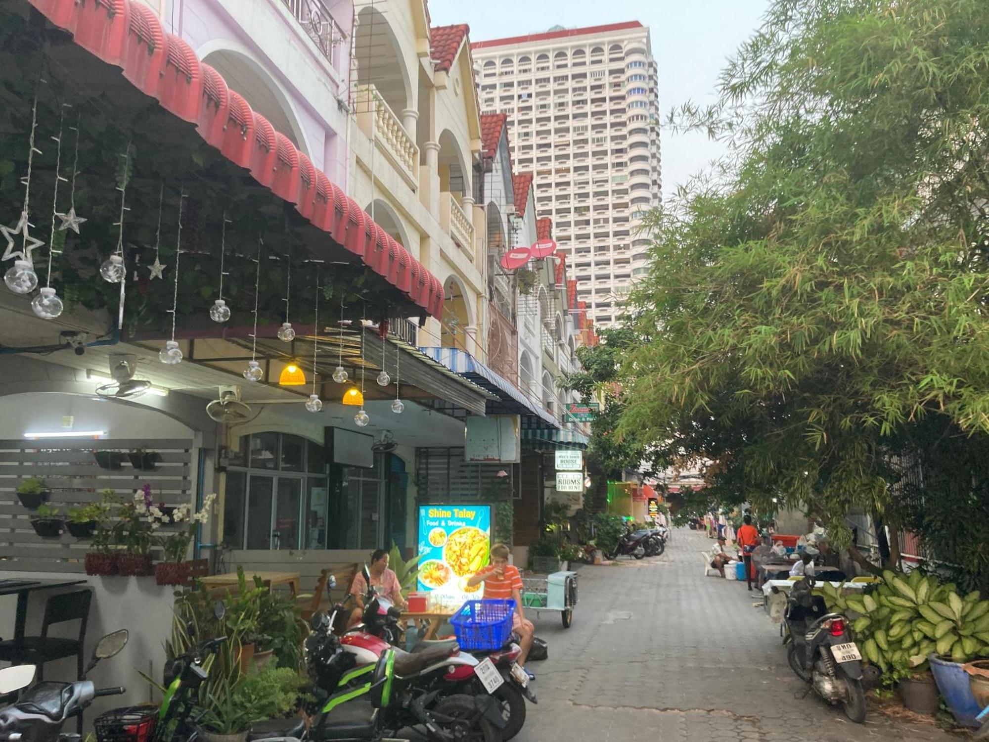 Max'S Beach House Otel Pattaya Dış mekan fotoğraf